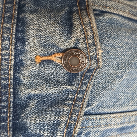 Distressed denim jacket, fitted not oversized - Picture 3 of 9
